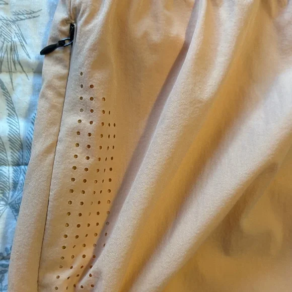 Aha Active Mens SZ M Black 3" Inseam Stay Cool ZipPocketed Movement Short Peach - Picture 5 of 7